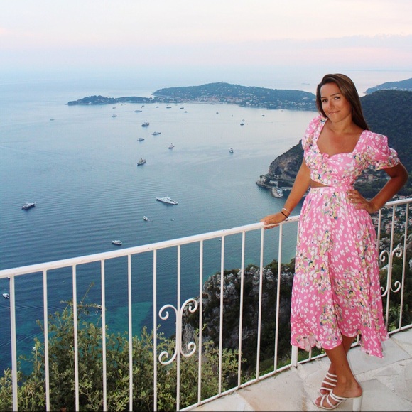 Meet your Posher, Adrienne - Picture 13 of 16